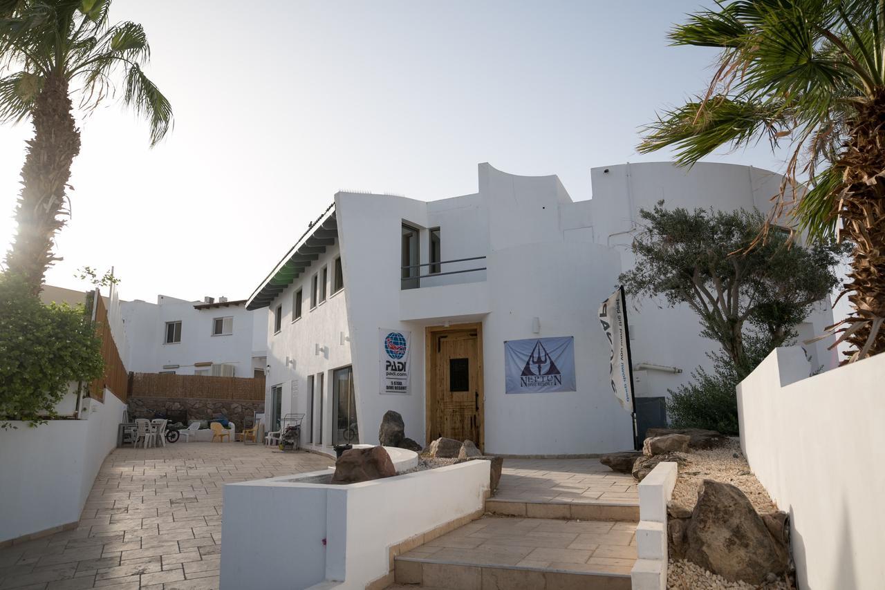 Neptun Dive Resort Eilat Exteriör bild